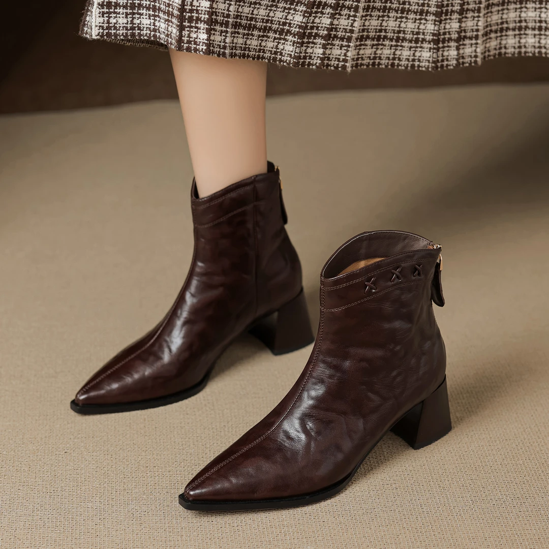 5.5cm复古女靴时尚粗跟尖头真皮瘦瘦靴棕色加绒秋冬百搭中跟短靴