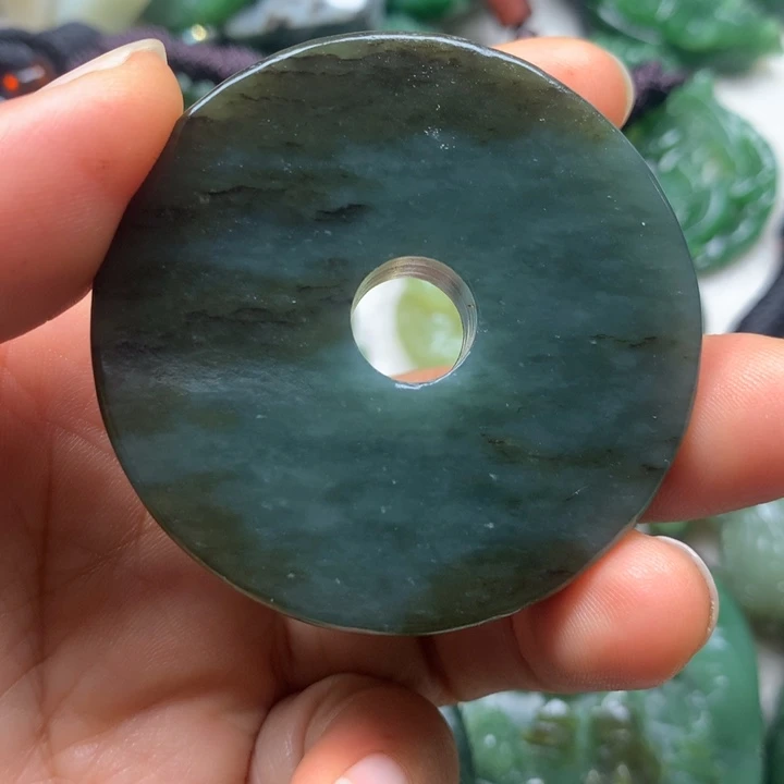 悟***空和田玉未镶嵌颈饰