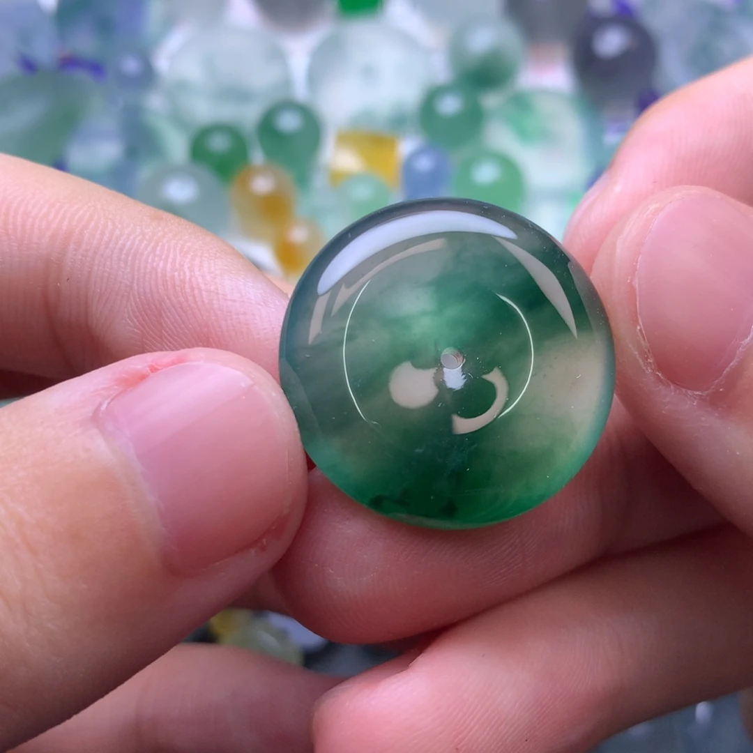 春***腾定制翡翠未镶嵌挂件