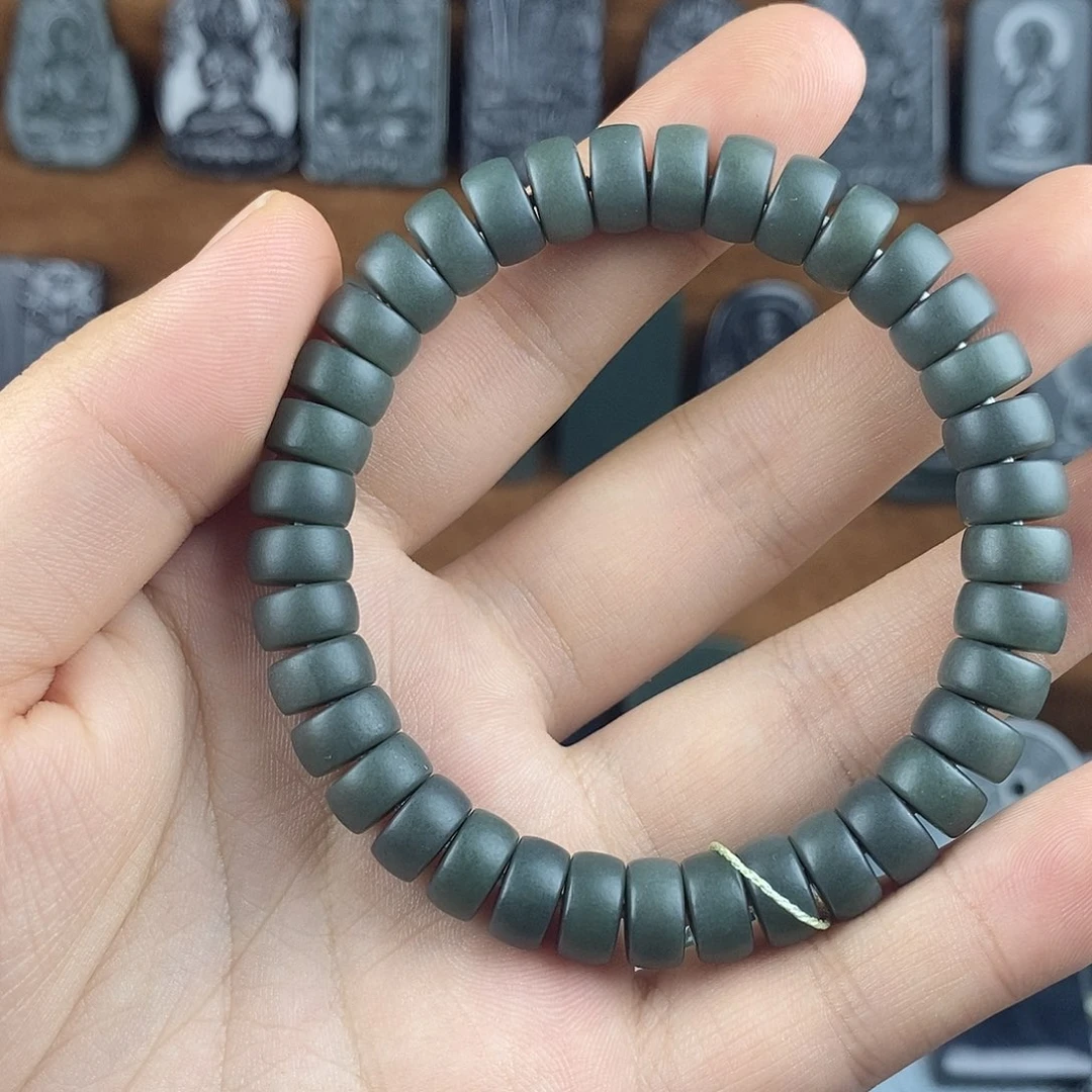 和田玉未镶嵌颈饰Z****点