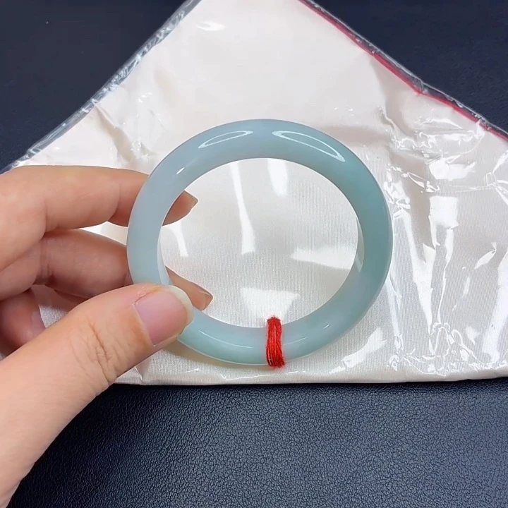 田***黑翡翠未镶嵌手镯冰胶绿