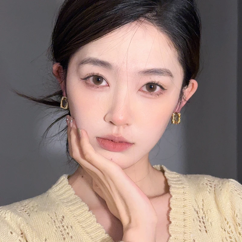 oushipei/欧诗佩 铜合金仿水晶耳饰 气质方形水晶耳钉金色耳环女