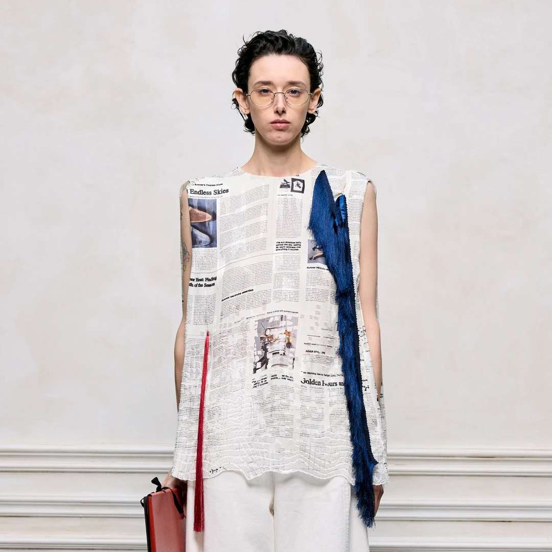 【顾文婷推荐】YOUWEI有尾25 彩色报纸流苏无袖衬衫 Y1425212