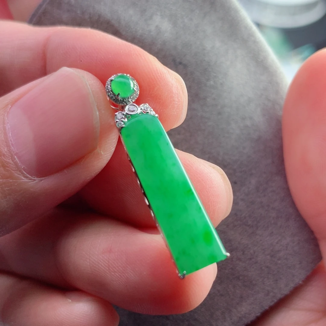 颈饰未镶嵌翡翠无事牌