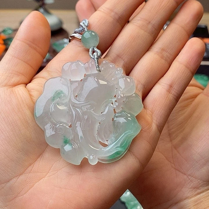 诺***汐石英质玉未镶嵌挂件