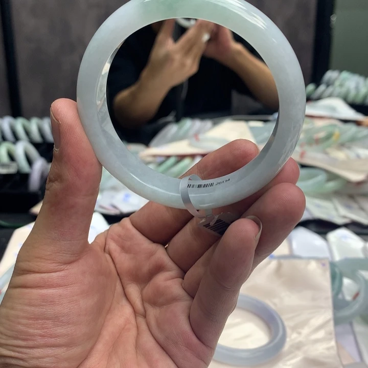 翡翠未镶嵌手镯(****a翡翠手镯，57.5