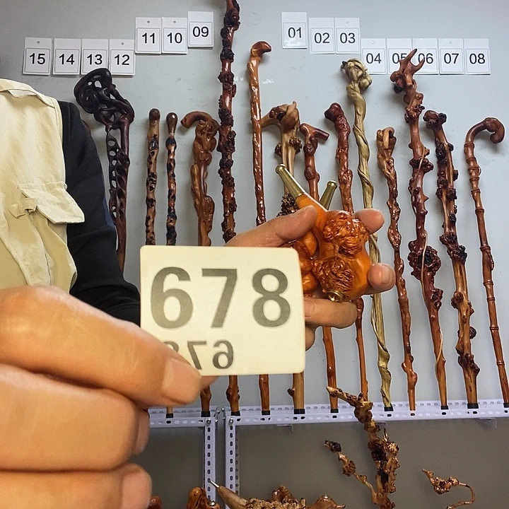 老***潘大叶紫檀（黑酸枝木类）