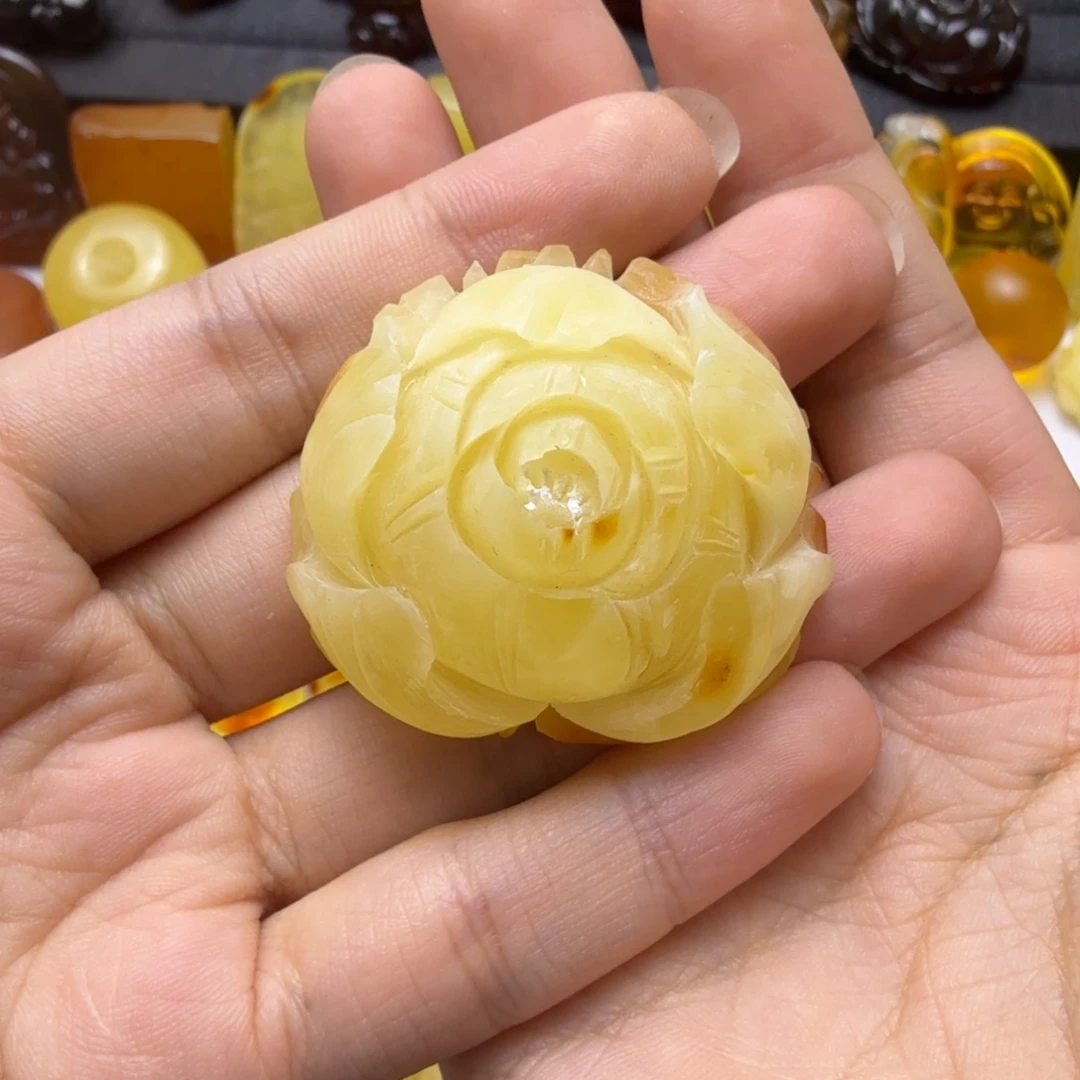 蜜蜡未镶嵌珠宝奇石