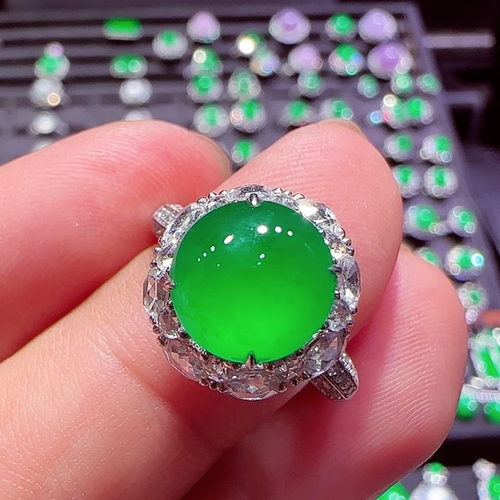 翡翠戒指18K金镶嵌戒指