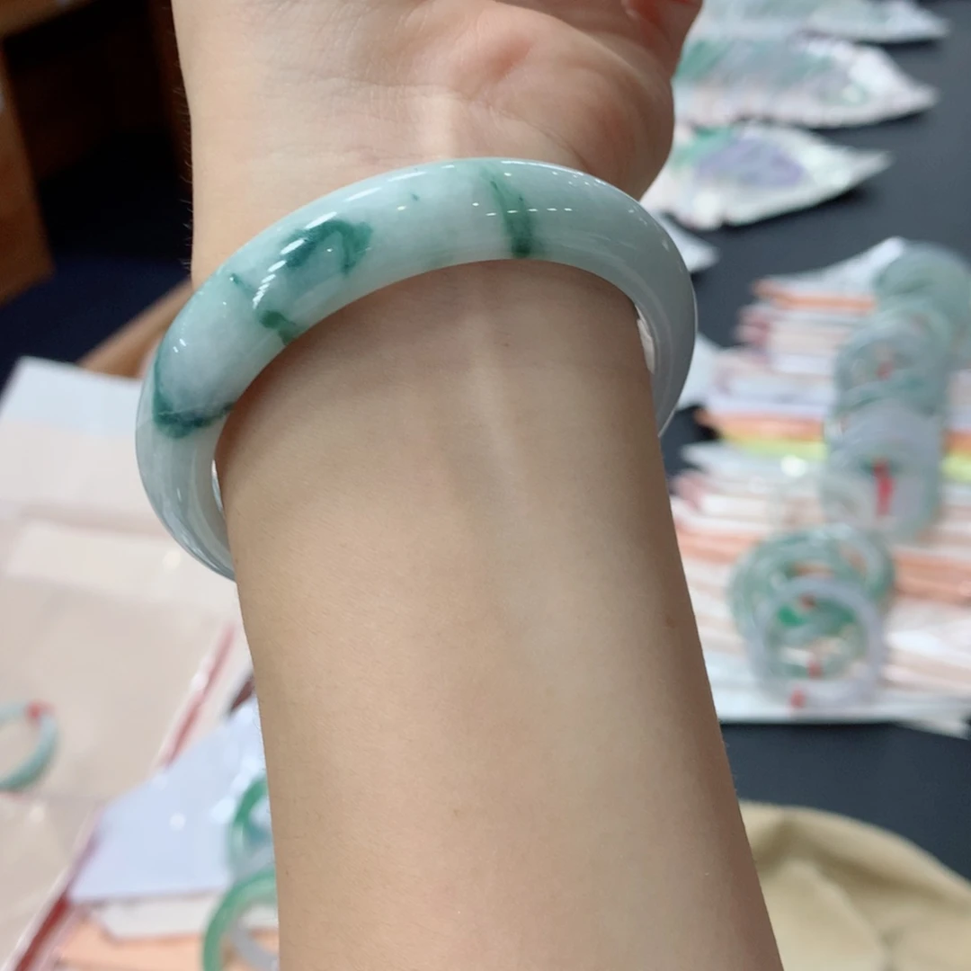 翡翠手镯未镶嵌塔****神买断