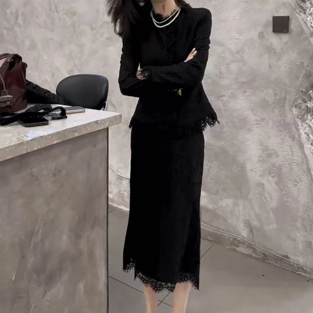 早春新款时尚蕾丝套装女小香风法式显瘦气质黑色修身网红两件套