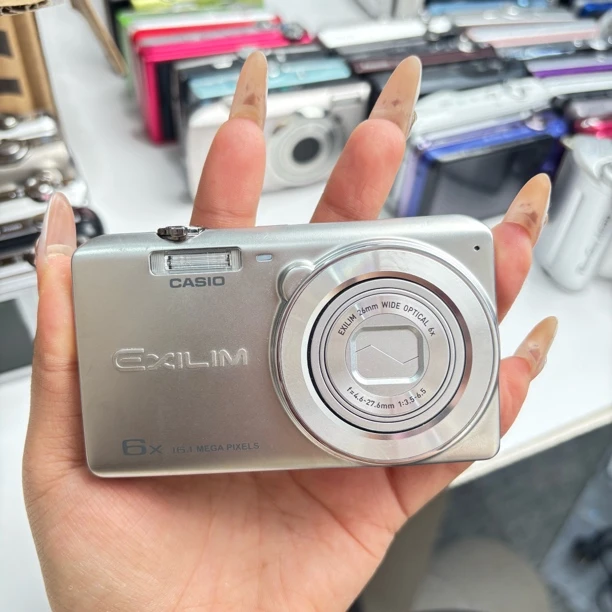 95新 Casio/卡西欧 zs25银色1610万像素6倍变焦复古ccd