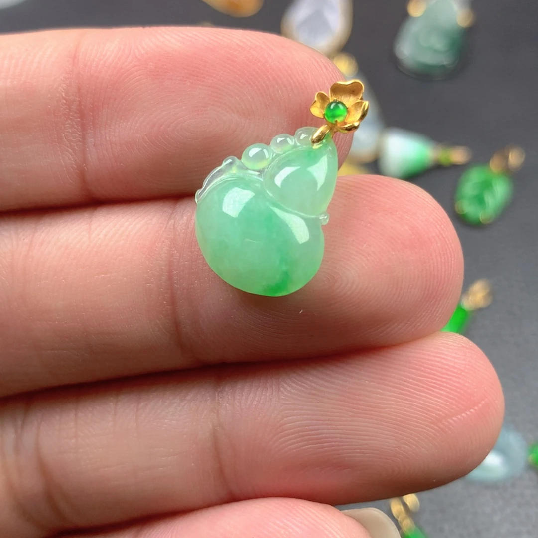 【闪购商品】颈饰18K金镶嵌翡翠翡翠