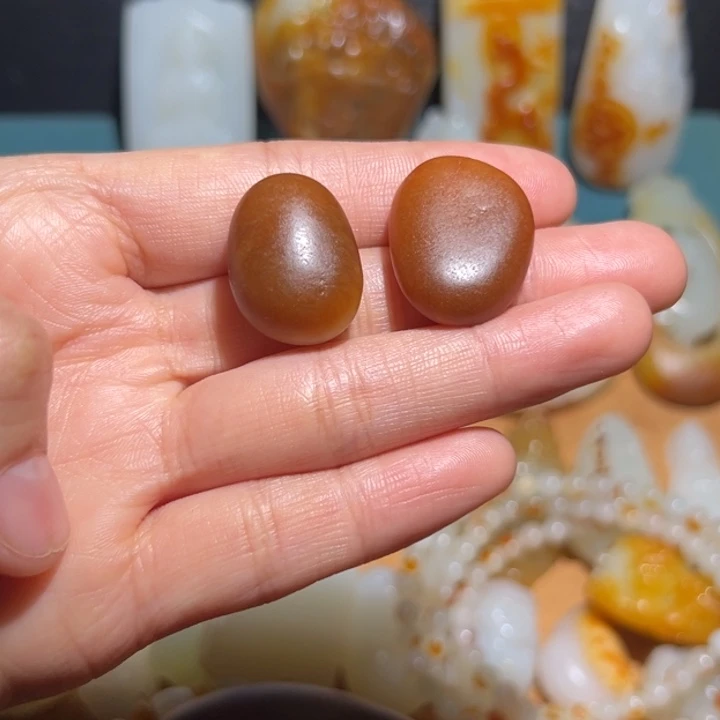 回***白和田玉未镶嵌颈饰