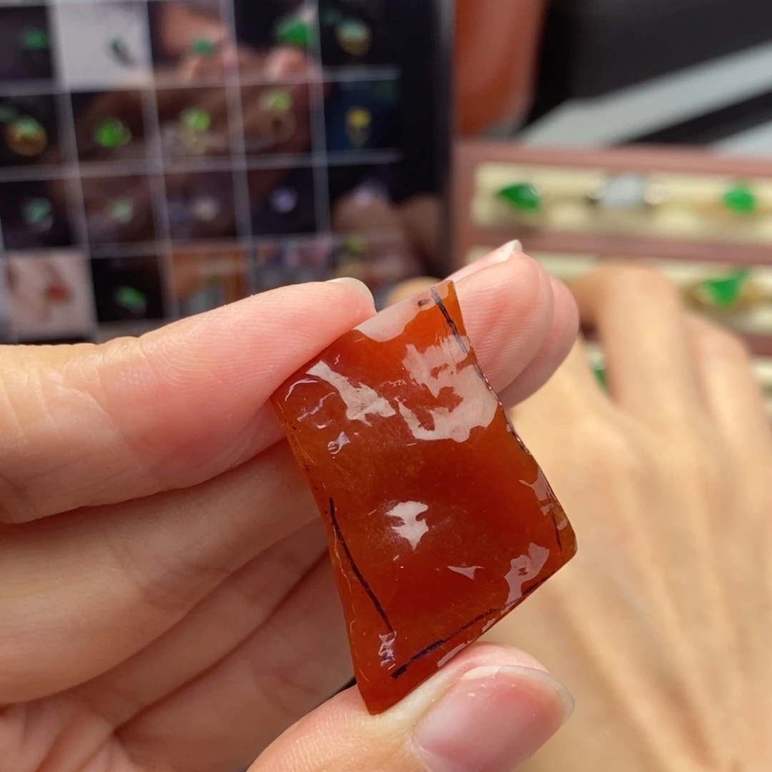 定制翡翠未镶嵌红翡无事牌