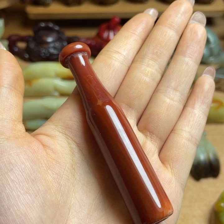 张***肖蛇纹石玉未镶嵌颈饰