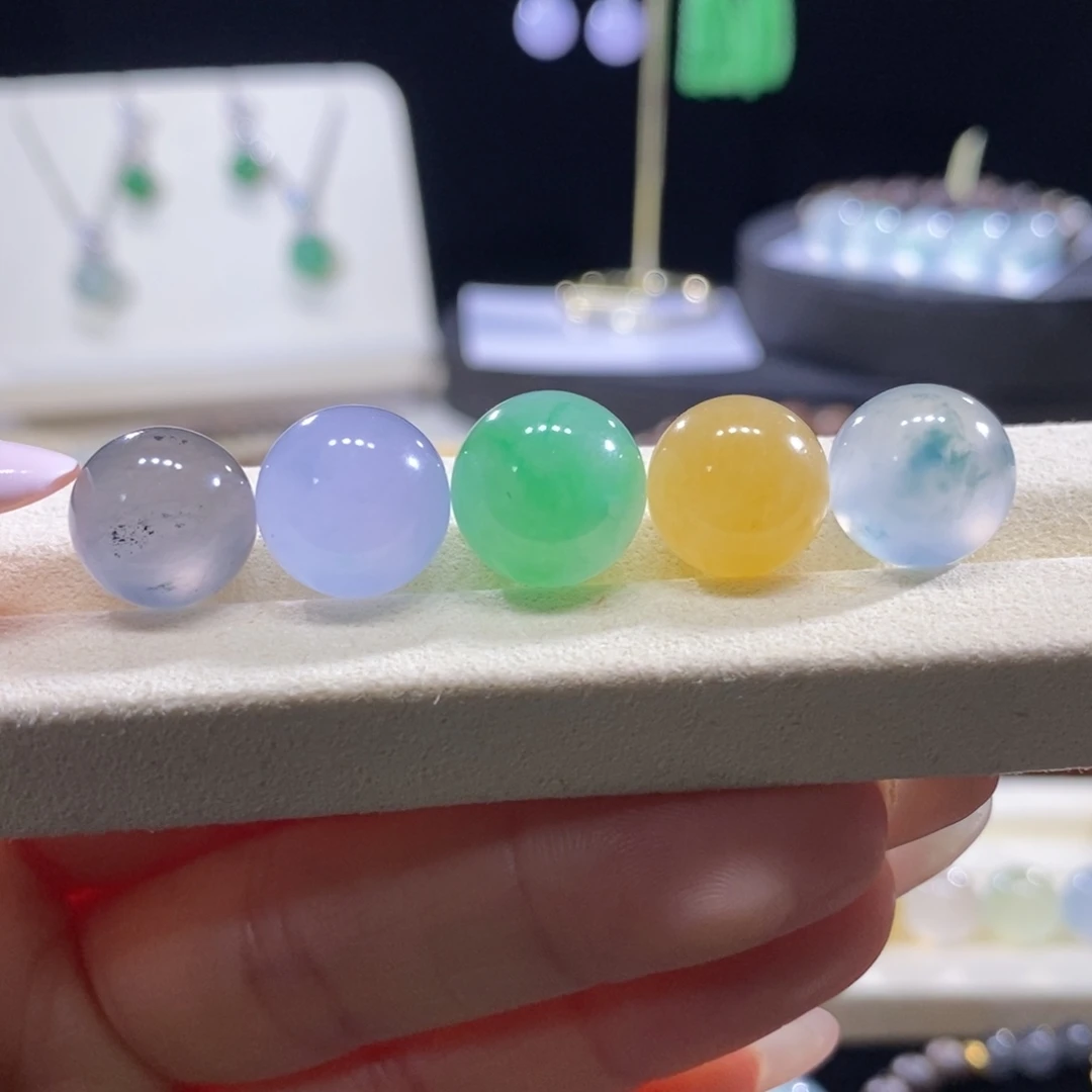 翡翠未镶嵌颈饰翡翠糖果色系搭配