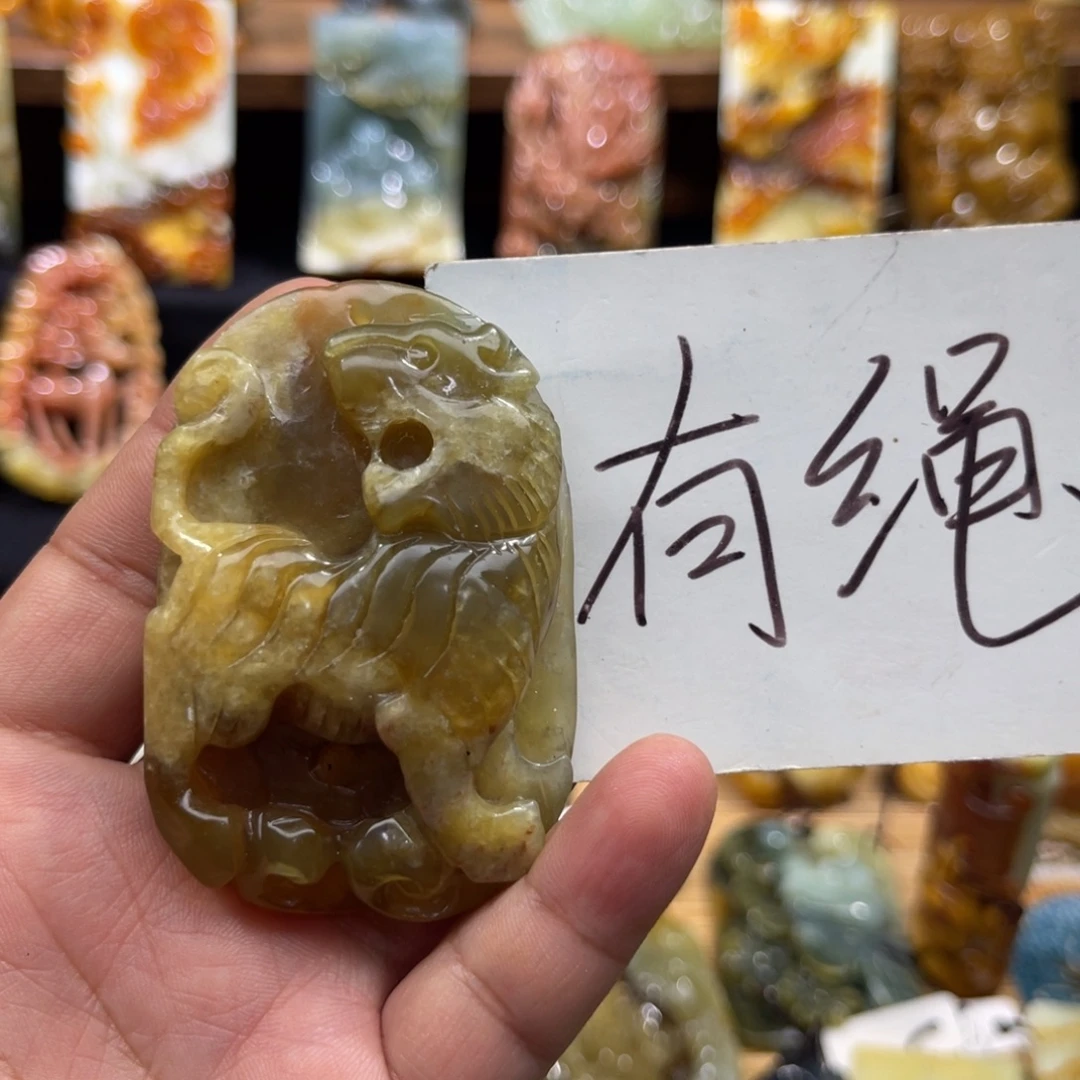 未镶嵌蛇纹石玉颈饰