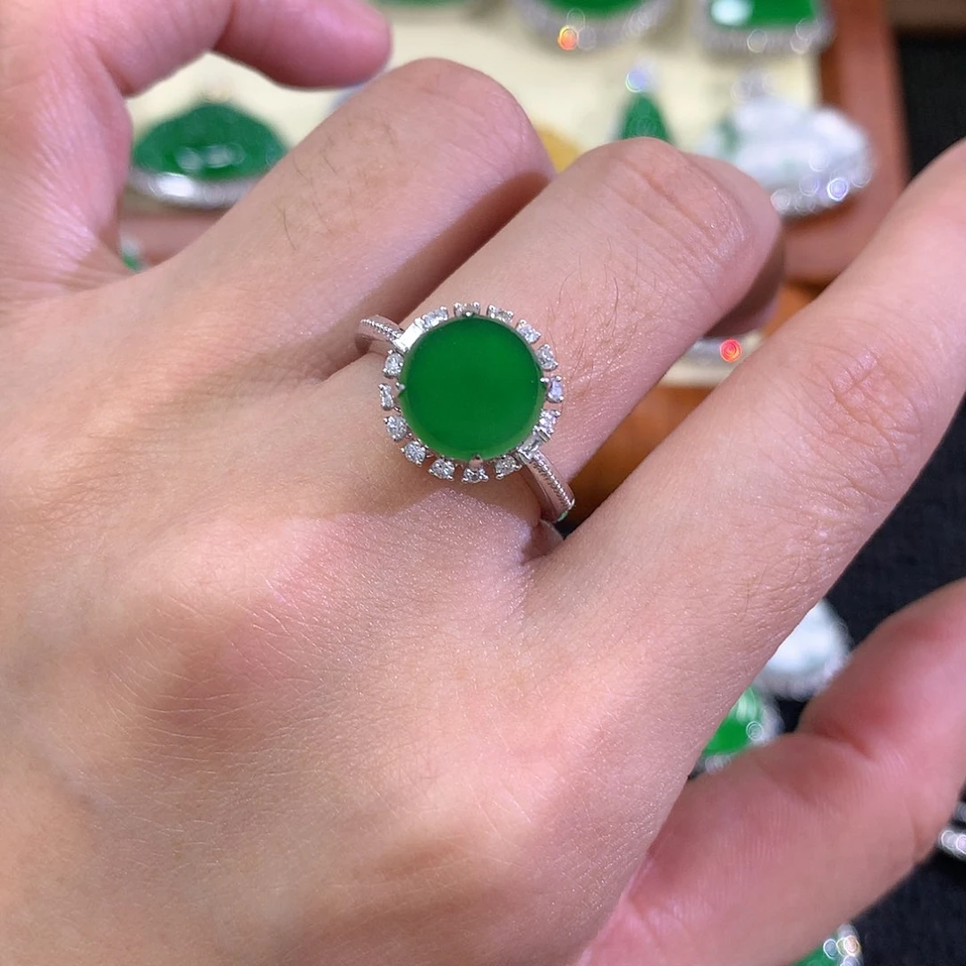 【闪购商品】翡翠戒指18K金镶嵌圆牌