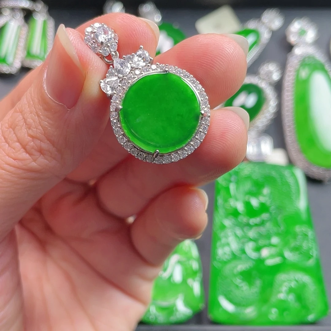 吊坠(不含链)未镶嵌翡翠