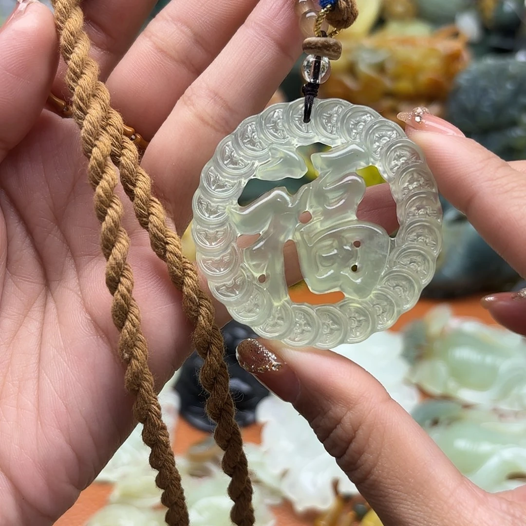 蛇纹石玉未镶嵌颈饰