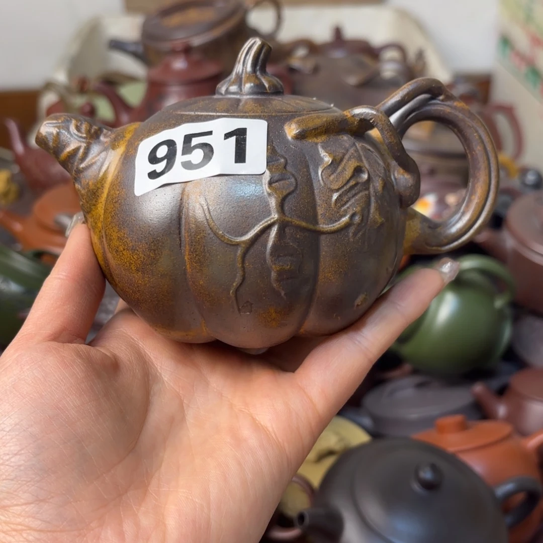 紫砂茶壶?****?口磕微瑕疵