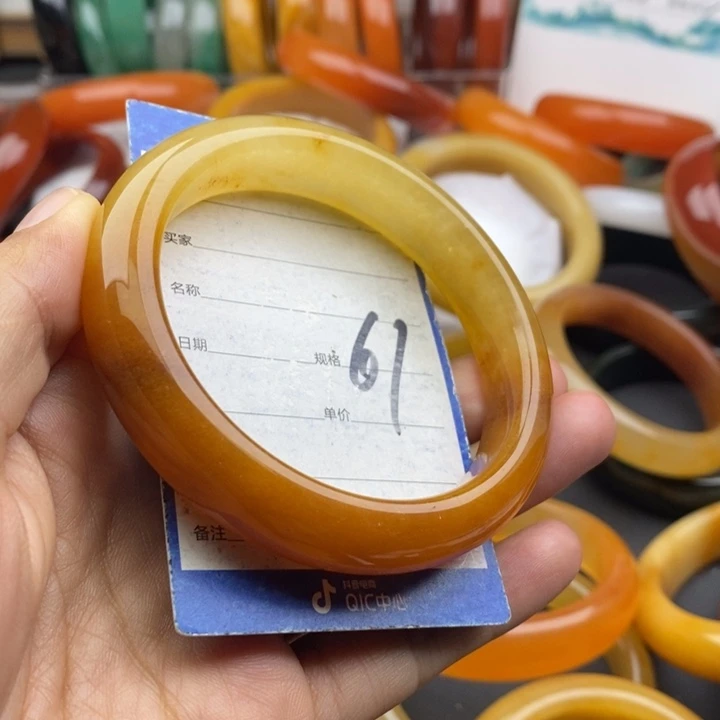 未镶嵌手镯石英质玉