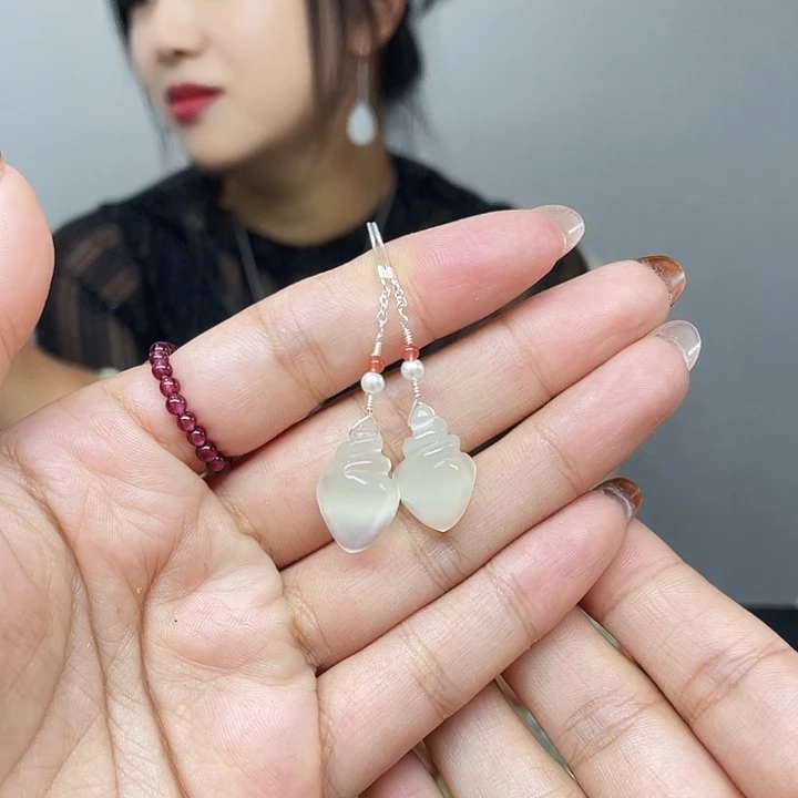 未镶嵌蛇纹石玉颈饰
