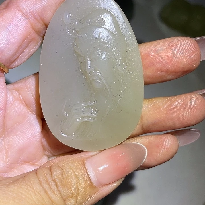 颈饰未镶嵌和田玉（糖玉）