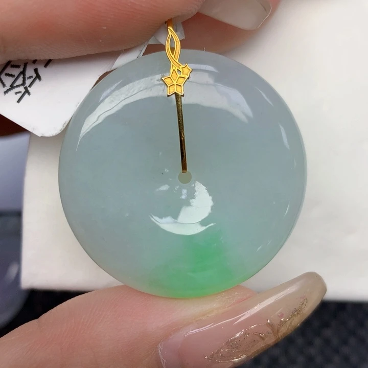 颈饰18K金镶嵌翡翠