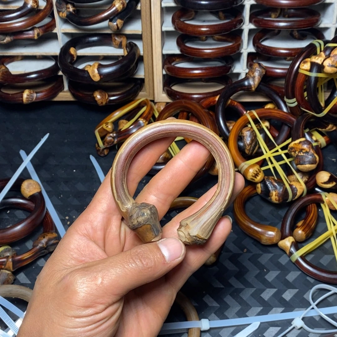 瘦***斤金刚藤手镯无节红藤