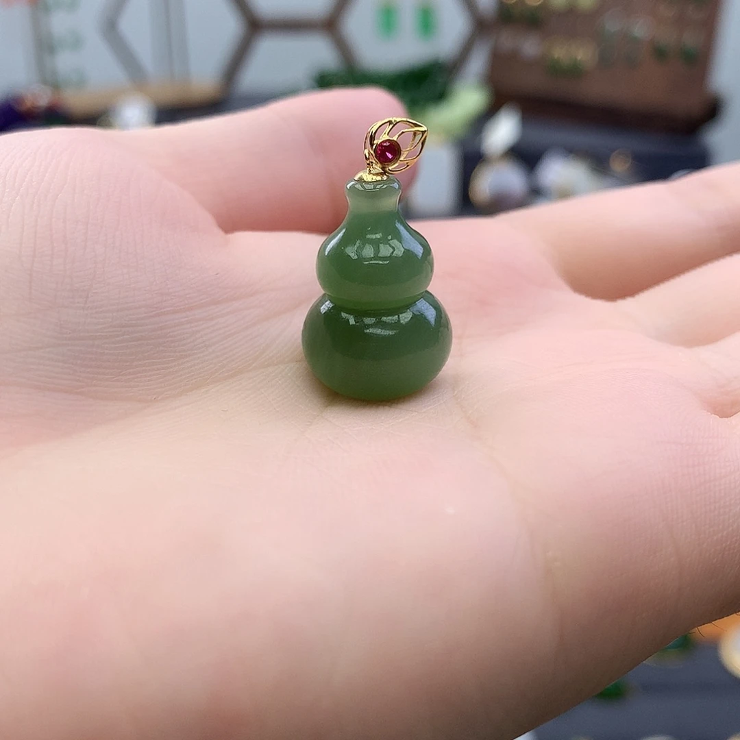 和田玉18K金镶嵌颈饰