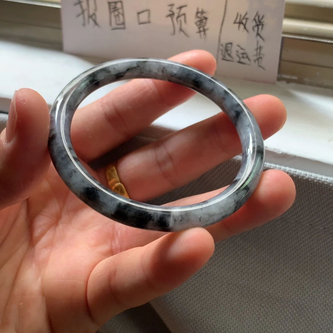 翡翠手镯未镶嵌手镯