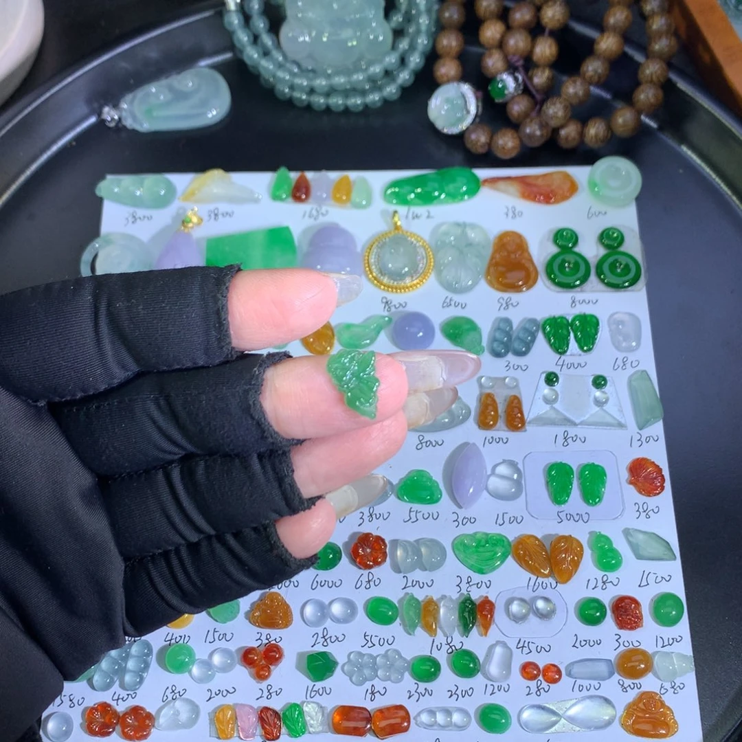 翡翠未镶嵌吊坠(不含链)仙子