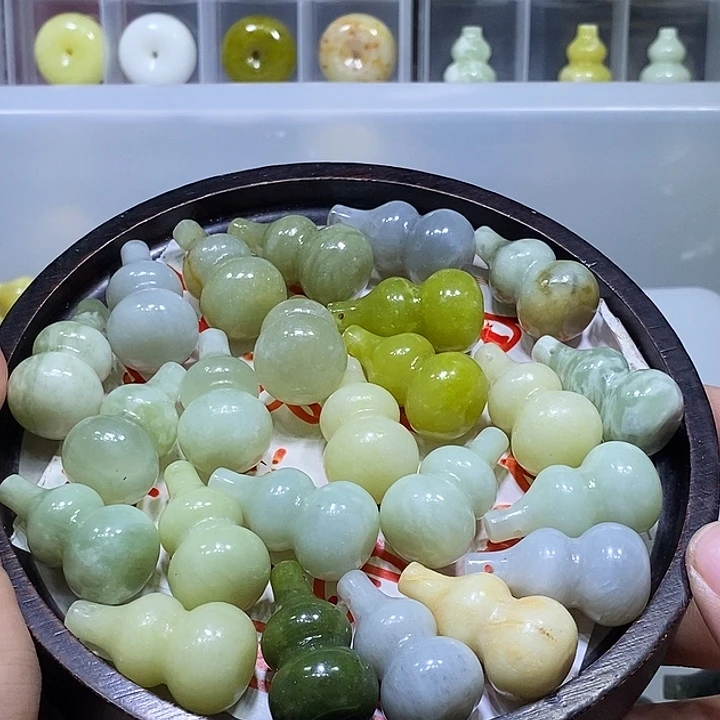 合金蛇纹石玉颈饰387