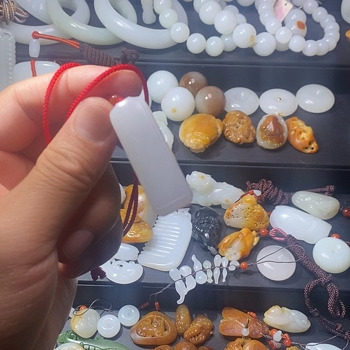 未镶嵌和田玉（白玉）挂件