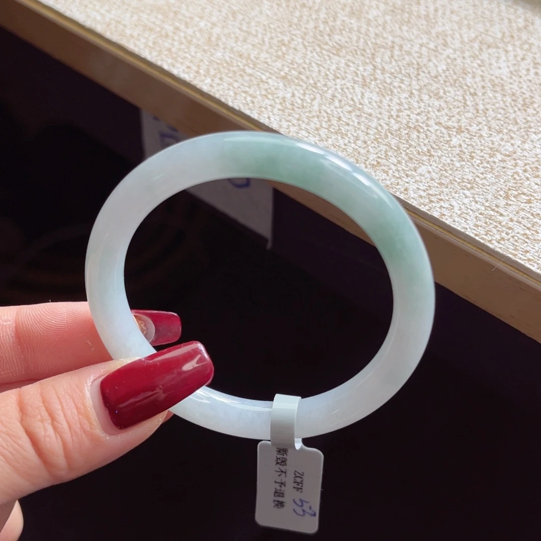 翡翠手镯未镶嵌手镯