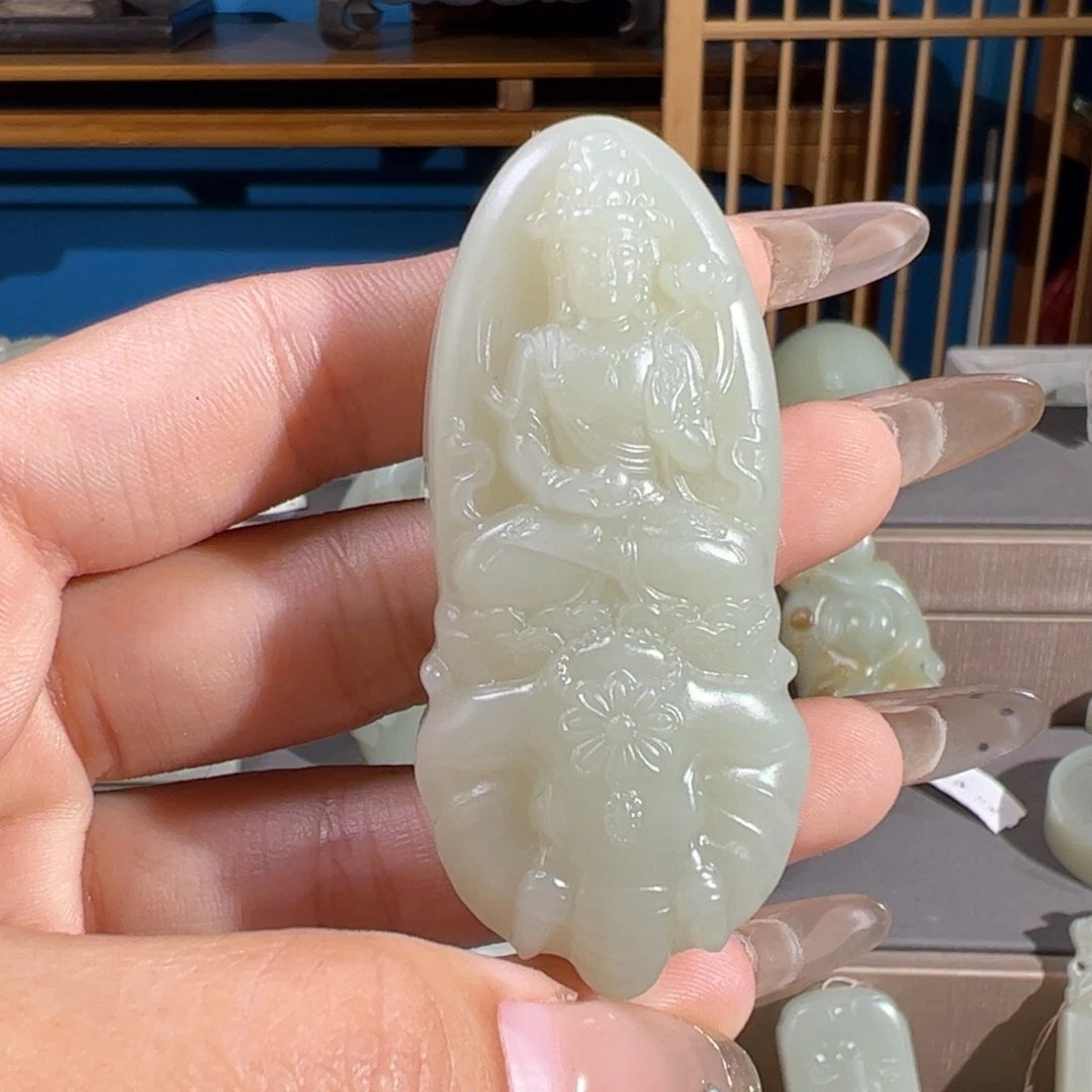 颈饰未镶嵌和田玉（糖玉）