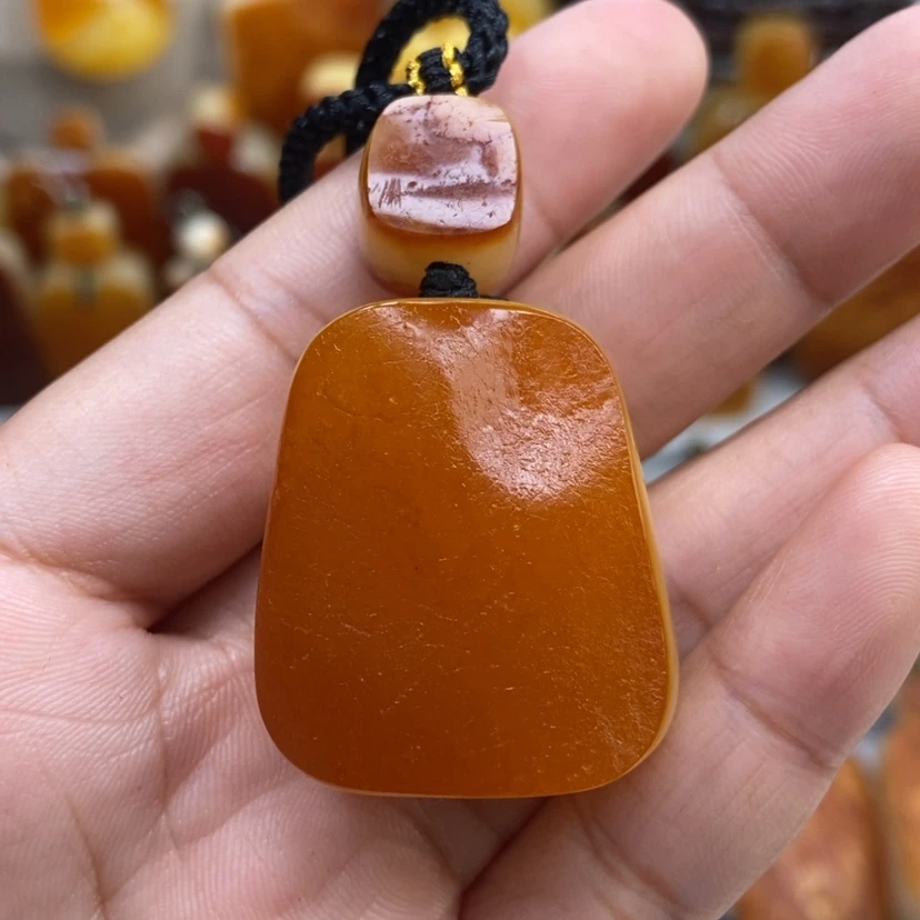 【闪购商品】琥珀颈饰未镶嵌
