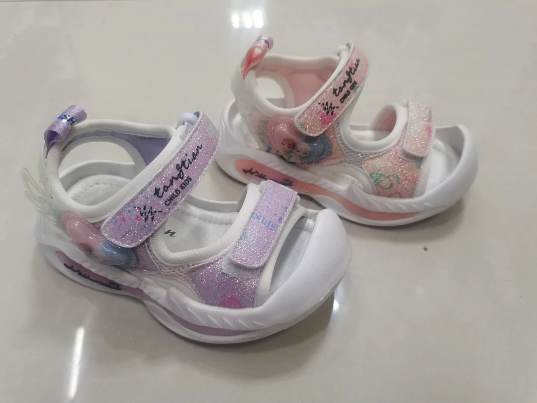 童天品牌凉鞋  21—25码