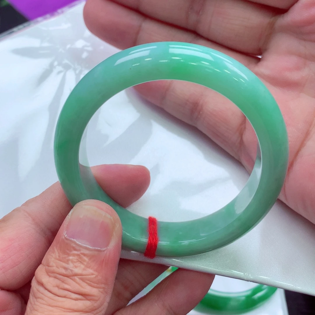 ¥***…翡翠未镶嵌手镯翡翠