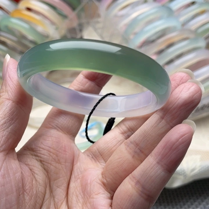 玛瑙/玉髓未镶嵌手镯56圈口