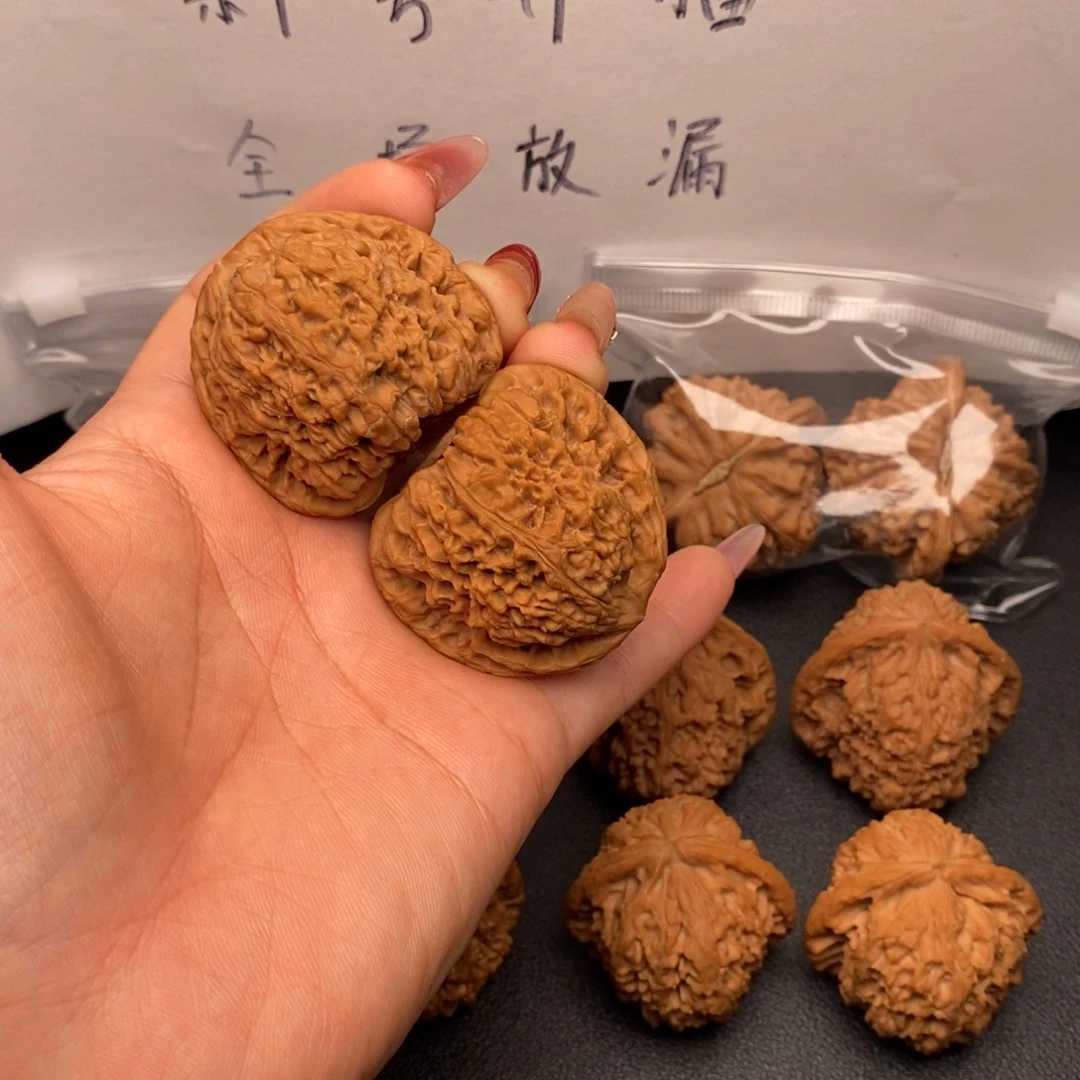 文玩核桃把件南疆石