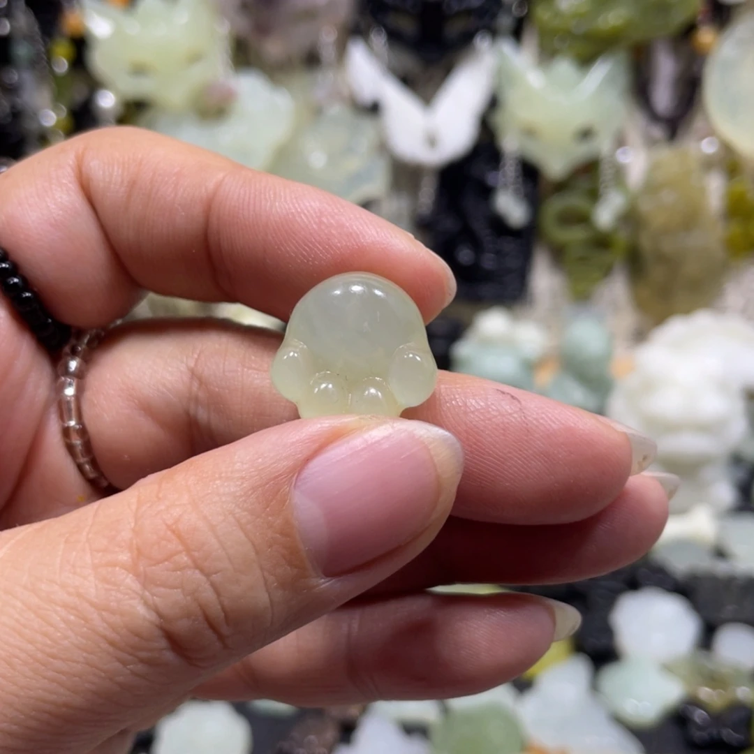 【闪购商品】岫玉颈饰未镶嵌哎***?53吊坠