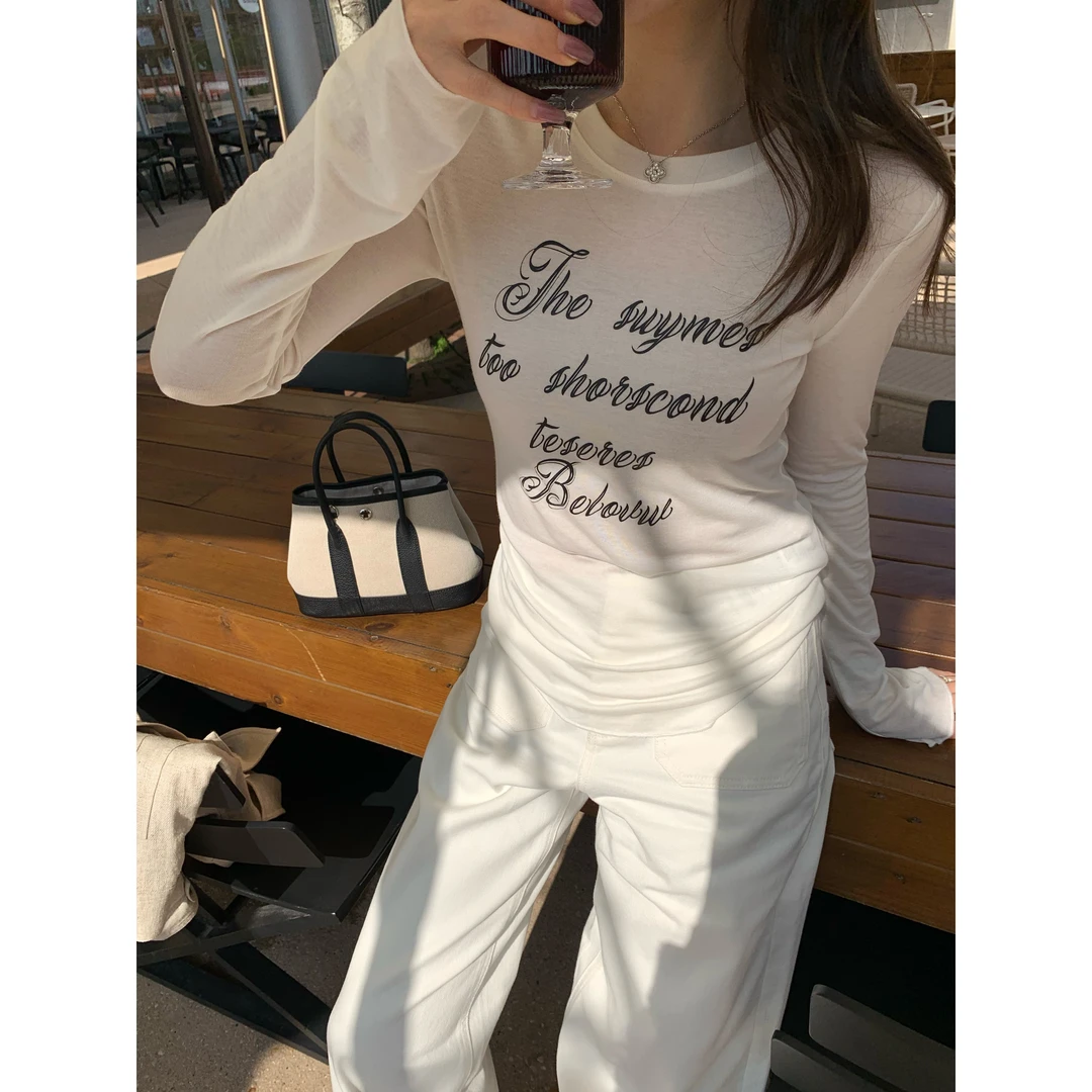 “英文旋调”显瘦显脸小休闲时尚潮流打底衫D5L155