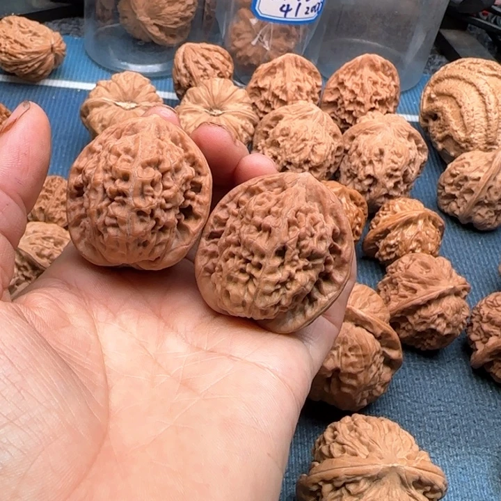****哥文玩核桃吊坠38莲花