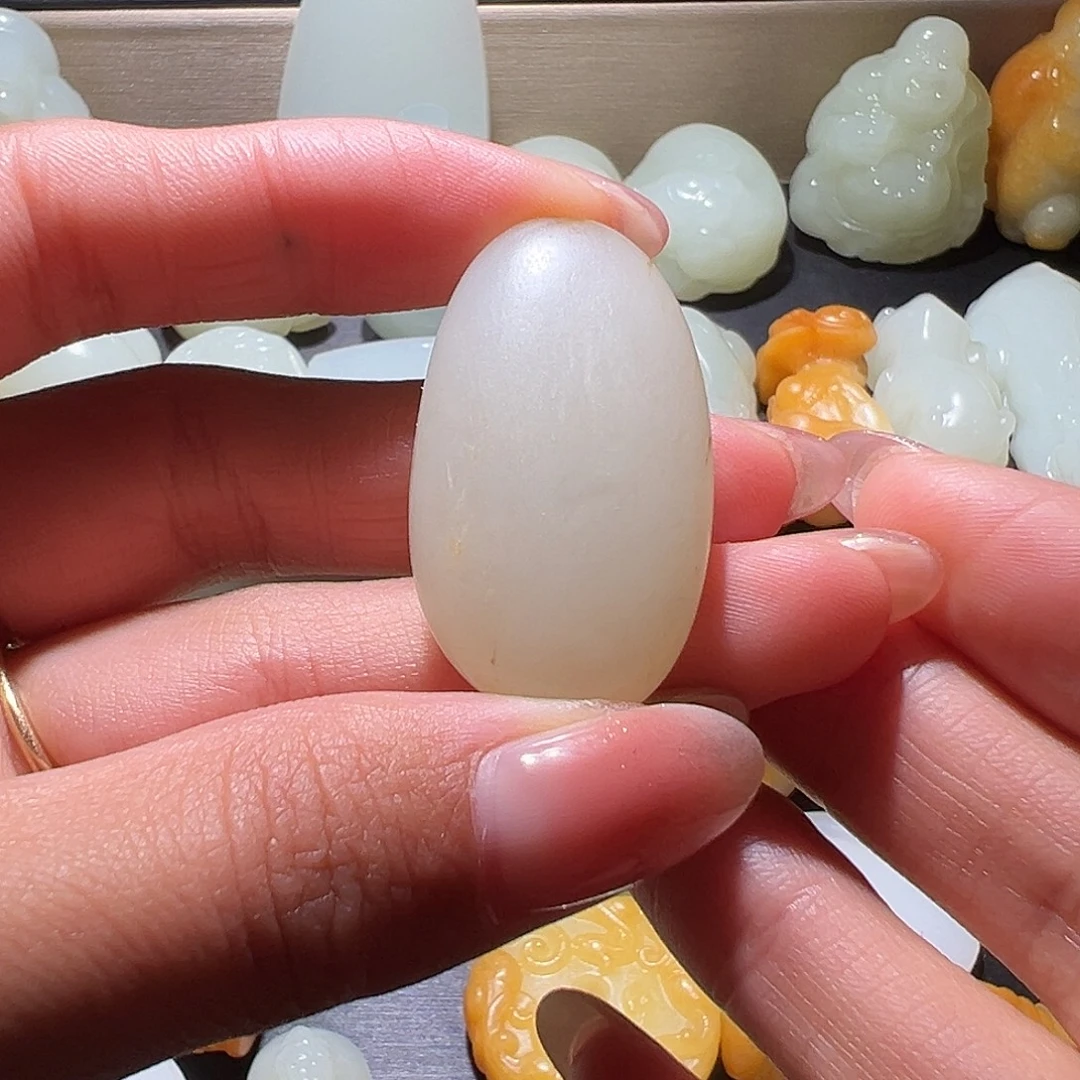 幼****和田玉未镶嵌颈饰