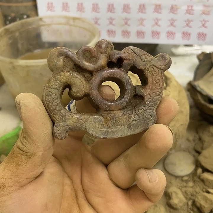 未镶嵌一一一一一一一硅化玉本**身
