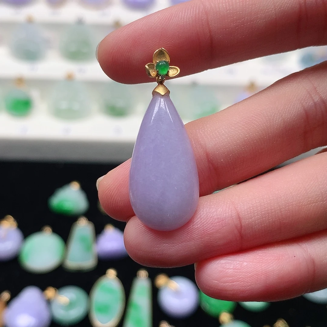 颈饰18K金镶嵌翡翠翡翠吊坠