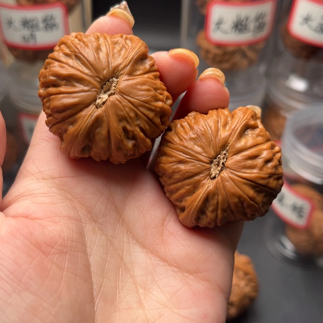 文玩核桃把件随*风铁锤妹妹